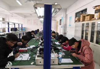 2018年校级技能大赛系列报道(十一) “服务中国芯”——电子产品芯片级检测维修与数据恢复赛项圆满完成